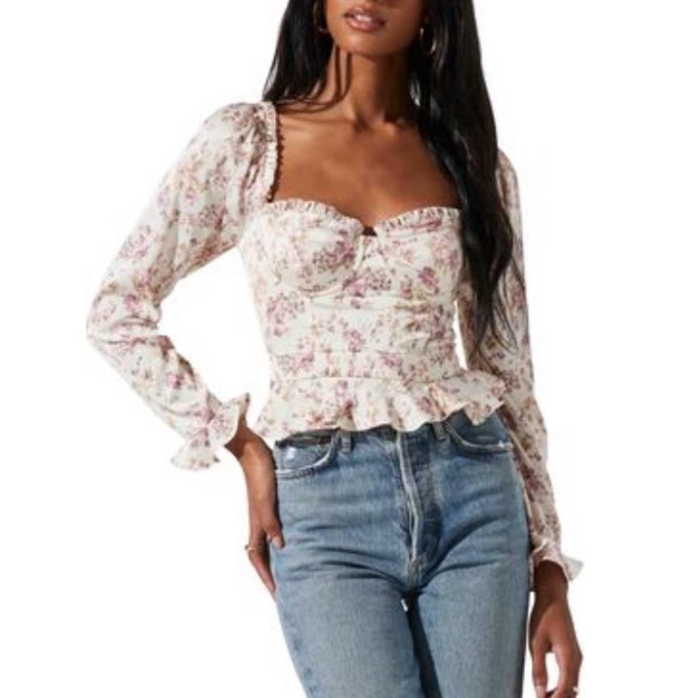 BRAND NEW TAGS ON ASTR the Label long sleeve sweetheart cinch bust floral top